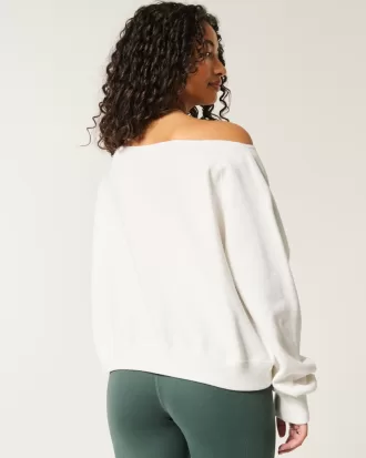 Easy Off-the-Shoulder Michigan State Graphic Sweatshirt,Easy Off-the-Shoulder Michigan State Graphic Sweatshirt