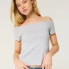 Short Sleeve Skimming Off-the-Shoulder Top,Short Sleeve Skimming Off-the-Shoulder Top